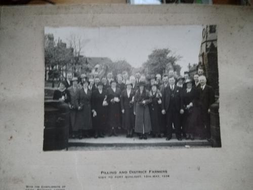 Can anyone name any of these Pilling residents?